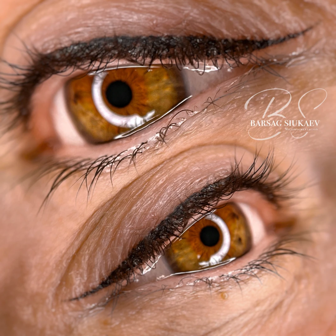 Servicio Ojos - Eyeliner clásico