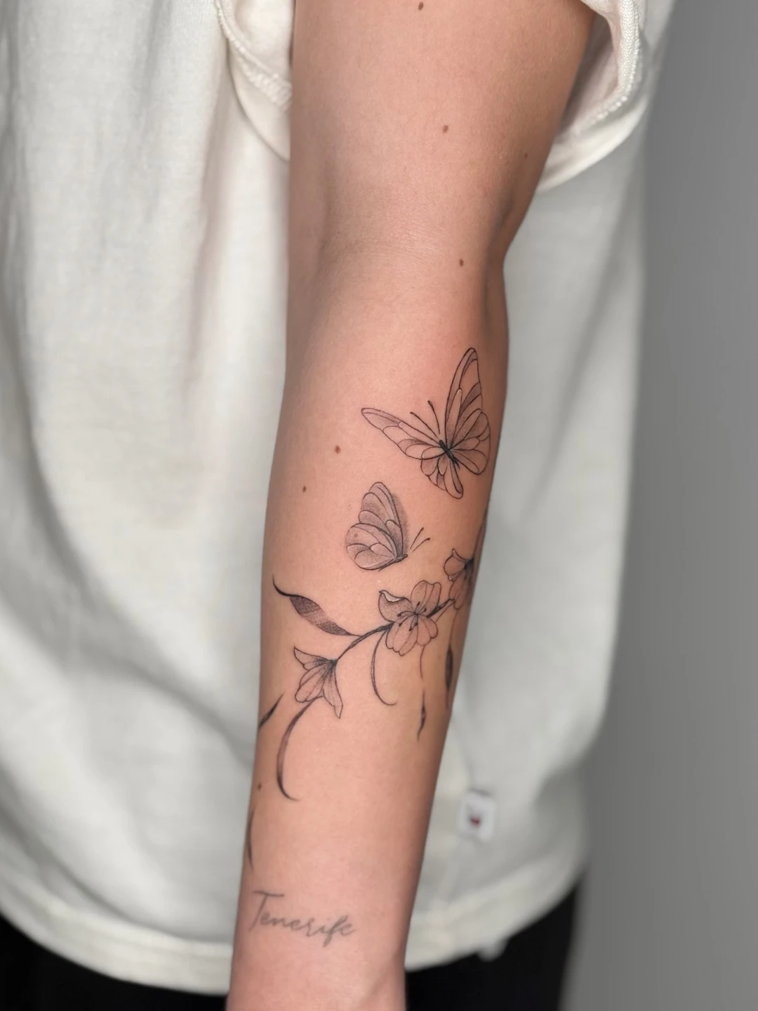 Servicio Siluetas & Sombras - Tattoo Minimalista